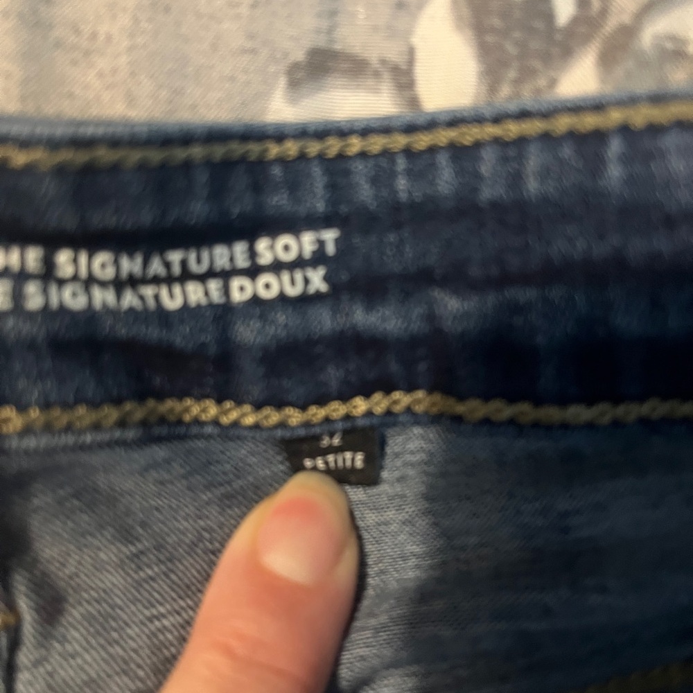 Reitman’s lot of 2 Dark Blue Skinny Jeans
Size 32 Petite - Picture 4 of 16